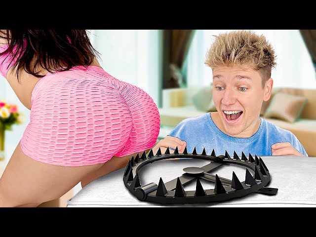 Don't Sit On The Wrong Item! *EXTREME* SDDEFAULT Thumbnail
