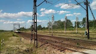 preview picture of video 'Przejazd pociągu Kolei Mazowieckich EN57-1796 Dęblin - Góra Kalwaria. Z bonusem :)'
