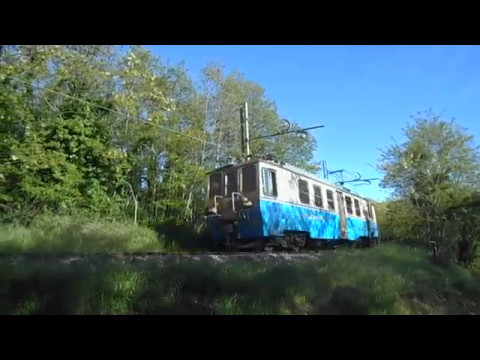 Ferrovia Genova Casella. Il trenino per Casella nel curvone di Tullo