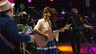 Valerie June - Tennessee Time (Live at Farm Aid 2017)