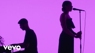 Musik-Video-Miniaturansicht zu Silhouette Songtext von Grace Carter