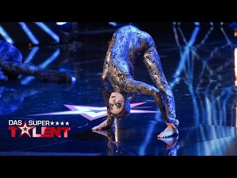 Oh mein Gott! Riesige Spinne seilt sich von der Decke ab | Das Supertalent vom 19.10.2019