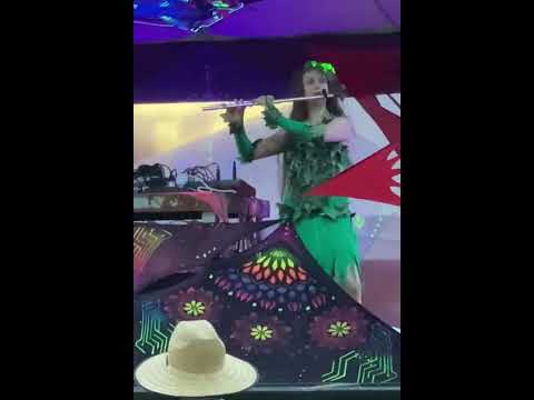 Spinney Lainey Live in Brazil - Track: Spindean - Journey