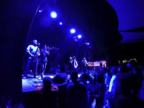 Con Brio live at Guitar Fish 2015 - Give It All + Woman's World