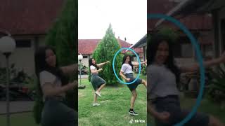 Download lagu Tiktok makan Daging Anjing dengan Sayur Kol mp3