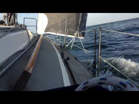 Artekno H-323 Segelyacht unter Genua II