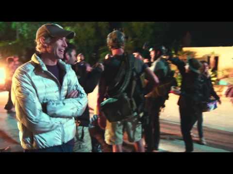 13 Hours: The Secret Soldiers of Benghazi (Featurette 'Bay as the Director')