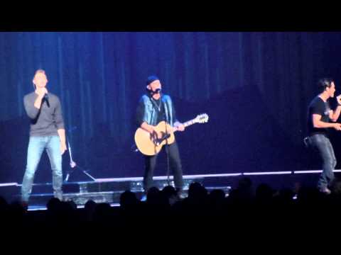 Restless Road - Hit Me Up - Demi Lovato World Tour - Sioux Falls, SD - 10/10/14