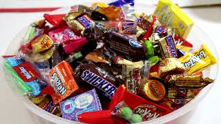 HOW TO DIY CANDY CHRISTMAS WREATH CRAFT!!!!!