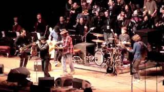 Pearl Jam &amp; Neil Young - Walk With Me [10.24.10]