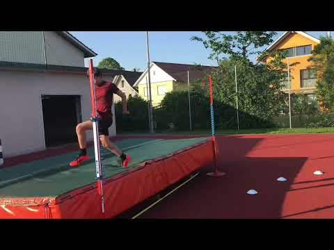 High Jump Made Simple, The Right Rotation – Exercise No. 15: Step jump on the bed out of the Curve