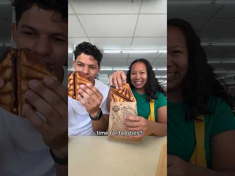 Eating at 7/11 in Thailand!