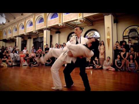 Martin Maldonado and Maurizio Ghella are dancing at Shanghai Tango Festival in 2016