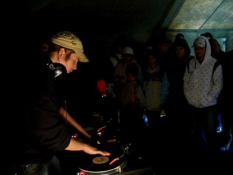 DJ Bica scratch routine @ Ladrofest 2008