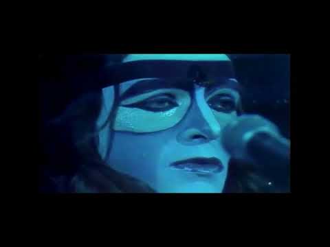 GENESIS. Watcher of the skies. Vidéo: Live 1973.  Audio : original FOXTROT album (reconstruction)