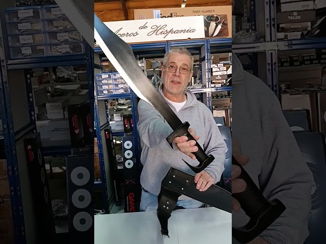 Vídeo relacionado con El escudo espartano del rey Leónidas - Arte de metal de bronce real, hecho a mano en Grecia, base de mármol