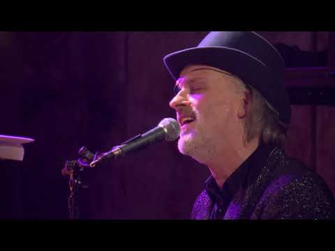 Moka Efti Orchestra feat. Nikko Weidemann - "Reason or Rhyme" LIVE