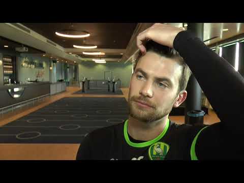 Erik Falkenburg voor Ajax - ADO Den Haag (30-11-2018)