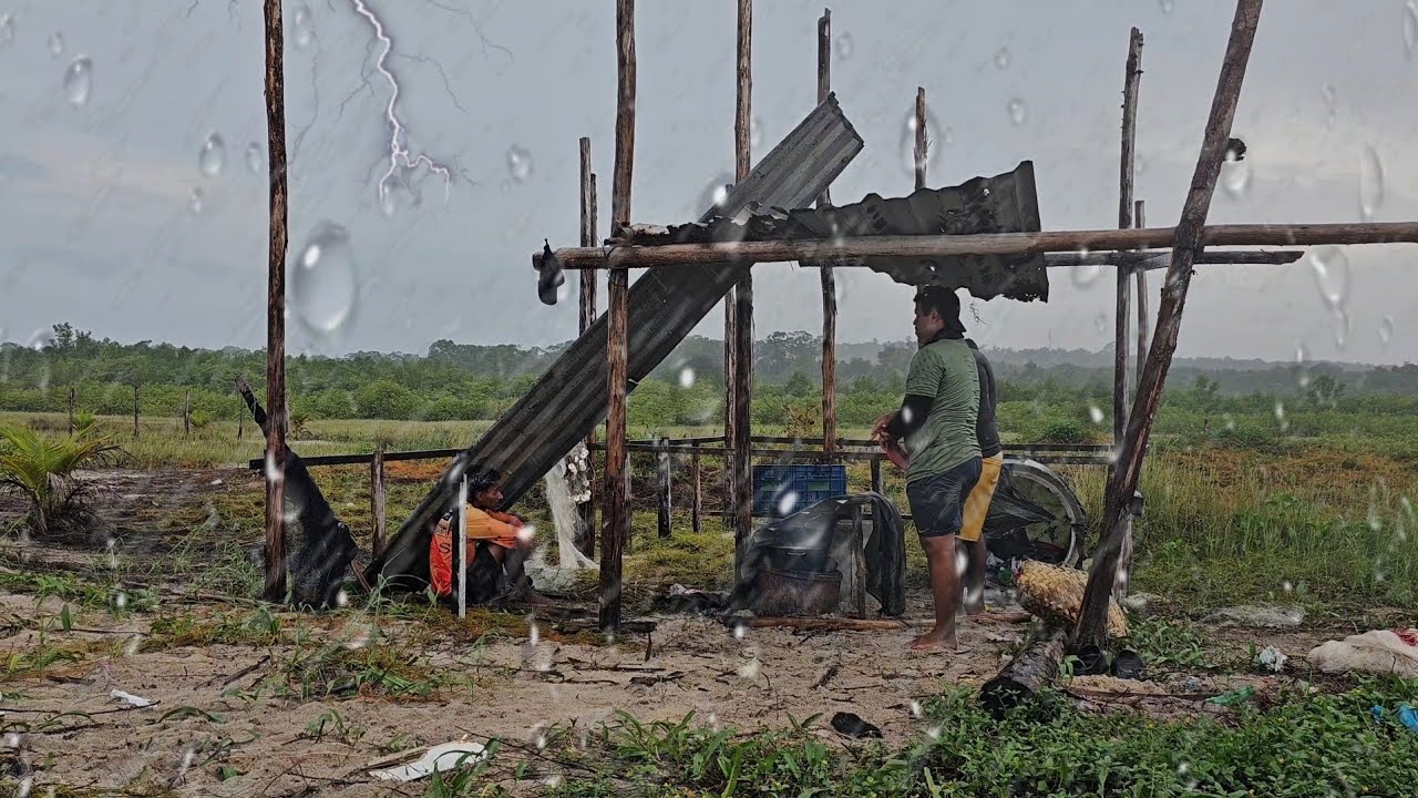UM DOS MAIORES PERIGOS, ENFRENTANDO RAIOS E CHUVA NO ACAMPAMENTO.
