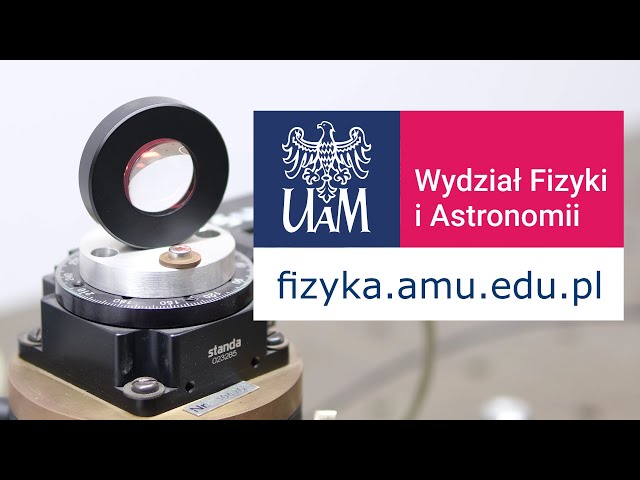 W filmie ukazane są laboratoria oraz pracownie i miejsca dydaktyczno-badawcze znajdujące się na Wydziale Fizyki i Astronomii UAM: Laboratorium Eksperymentu Fizycznego i Elektroniki Cyfrowej, Pracownia otoplastyki, Laboratorium Fizyki Widzenia i Optometrii, pracownia metod niejonizujących w diagnostyce medycznej, pracownia Biofizyki molekularnej, studio nagrań, kabina bezechowa, Laboratorium Eksperymentu Fizycznego, zespół teleskopów PST3 (IOA UAM). 
Wejdź na fizyka.amu.edu.pl i znajdź swój kierunek.