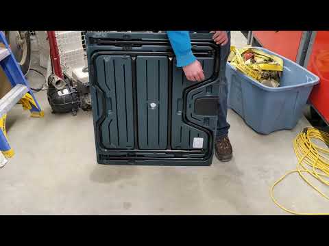 Hidden Table in 2nd Gen CRV Trunk?