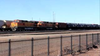 preview picture of video 'Westbound BNSF pushers on oilcan train @ Winslow AZ'