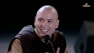 Momento de pregação do Frei Gilson no Halleluya 2025