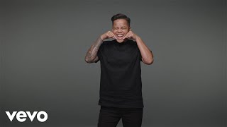 Céline Dion - Zora sourit (ASL Video)