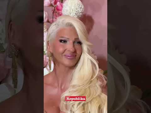 Karleušu slomile Duškove reči, savladale je emocije, ćerke je grle