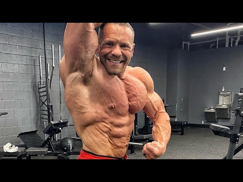 LEANER BY THE DAY - DAY 11 - BIG CHEST SMASH - ALL MEALS EATEN