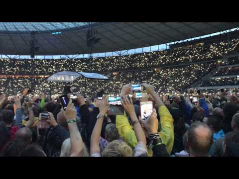 U2 - HEROES VON DAVID BOWIE - BONO SINGT AUF DEUTSCH - BERLIN THE JOSHUA TREE TOUR 2017