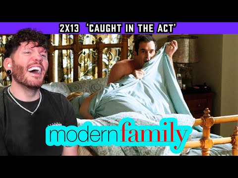 First time watching MODERN FAMILY Reaction 2x13 'Caught in the Act'