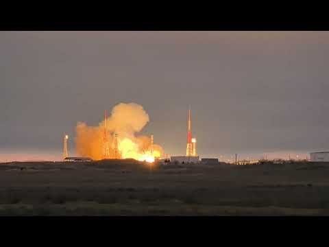 Первый взгляд на тройной складной смартфон HUAWEI Mate XT Ultimate / Смартфоны