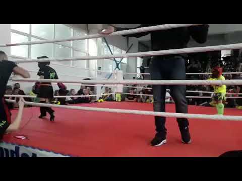 Kick boxing la 6 ani.. David Patrascu