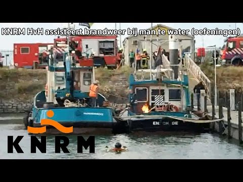 KNRM HvH assisteert brandweer bij man te water (oefeningen)