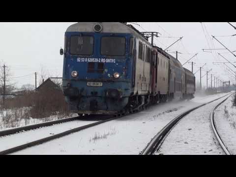 Trenul R5605 Iasi - Suceava Nord se apropie de Suceava cu 62-0539-7 si 40-0912-2 - 12.02.2017