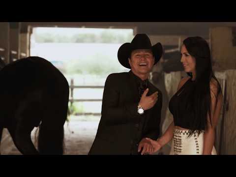 Gabriel Arriaga "El Caballero de la Ranchera" - Mis Dos Vicios (Vídeo Oficial)