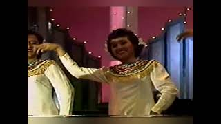 Download lagu Aziz Ahmad & Zaleha Hamid 💖 Junjung Sireh (1970an HMI Singapura) mp3 Download lagu Aziz Ahmad & Zaleha Hamid 💖 Junjung Sireh (1970an HMI Singapura) mp3