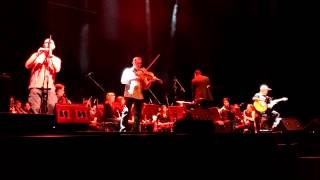 Celtas Cortos y banda de Tudela, Macedonia tradicional