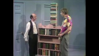 Classic Sesame Street - Wally and Ralph: Bookshelf