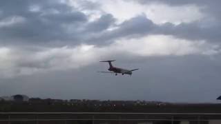 preview picture of video 'McDonell Douglas Super80  YV2971 AsercaAirlines  Aterrizaje Aeropuerto Maturín'