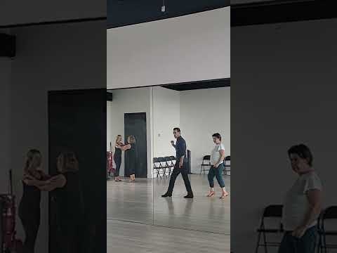 Learn how to walk back in Tango