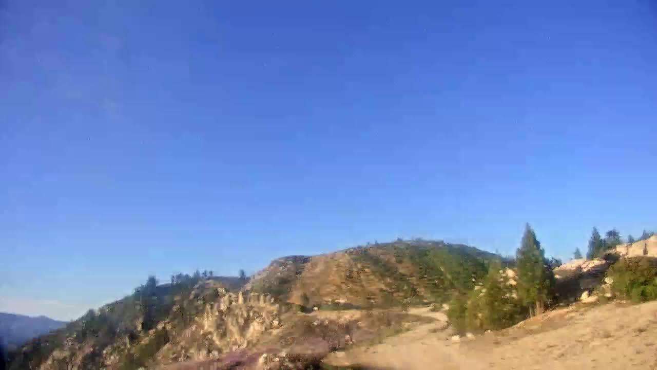 Live webcam view of Snow Valley Peak Overlook