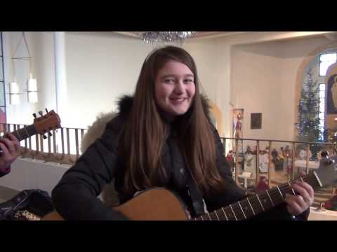 "Dziś w stajence" w wykonaniu Zawierciańskiej scholi ŚDM