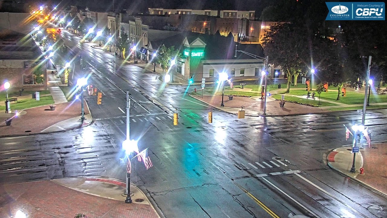 Live webcam view of Four Corners Downtown Intersection