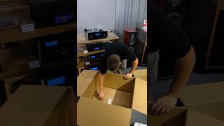 Video thumbnail for McIntosh MT10 unboxing #audiocostruzioni by Audiocostruzioni