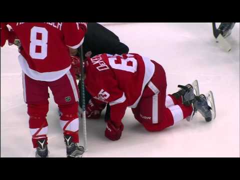 Gotta See It: Phaneuf's shot gets DeKeyser in the knee
