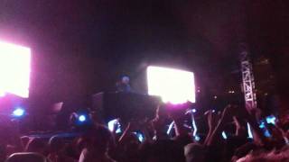 AVICII - PRESSURE (LIVE MIX)@SD -Petco Park- Oct.28/11