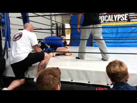 Jonathan Scrivens Bout 2