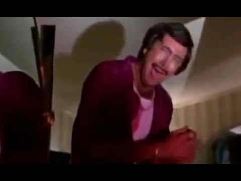 Nicholas Cage attempting to sing Angel In Harlem